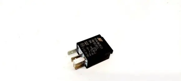 Skoda Fabia Mk1 (6Y) Other relay 7M0951253C 95VW10K705EA