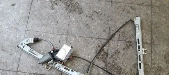 Peugeot 206+ Front window lifting mechanism without motor