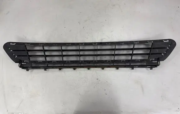 Volkswagen Golf VII Front bumper lower grill 5G0853677