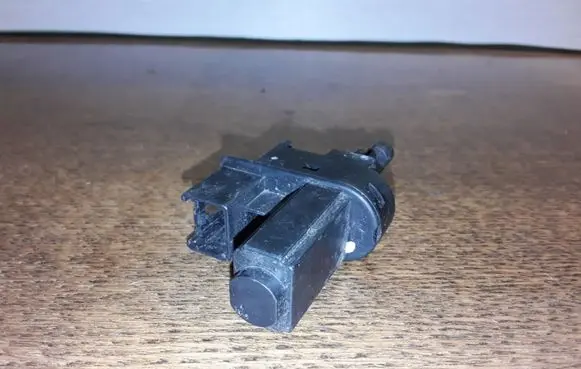 Ford Focus Brake pedal sensor switch AM5T7C534AA