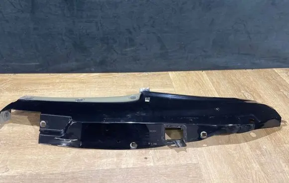 Porsche Macan (95B) Fender 95B821103A 12L006