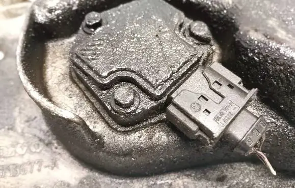 Volvo V70 Oil level sensor 30750939