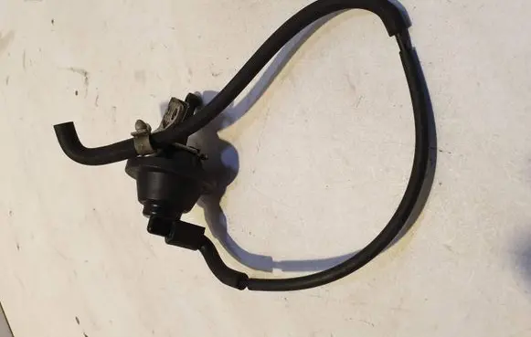 Mercedes-Benz E W210 Valve vacuum 532289