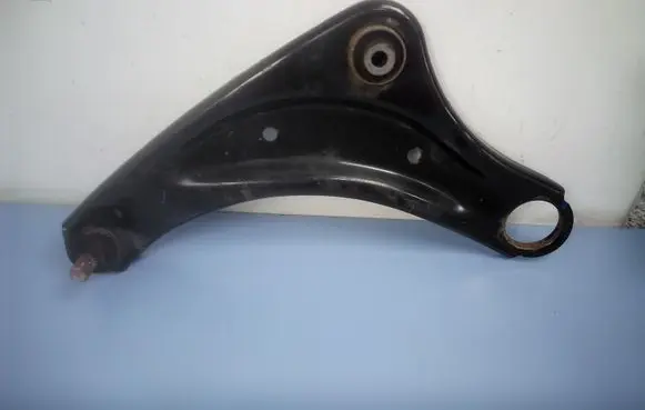Nissan Juke I F15 Front lower control arm/wishbone 545011KA1B