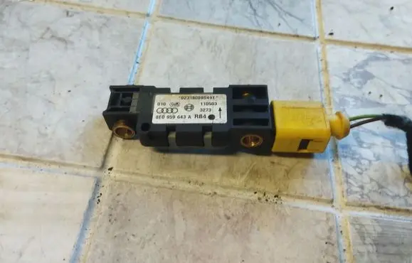 Audi A4 S4 B6 8E 8H Airbag deployment crash/impact sensor 8E0959643A 02318089S49T