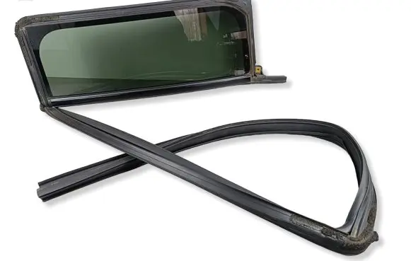 Jeep Grand Wagoneer Rear vent window glass 68434956A7 6840634