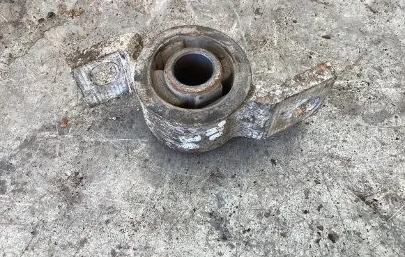 Volvo XC90 Engine mount bracket 31277899