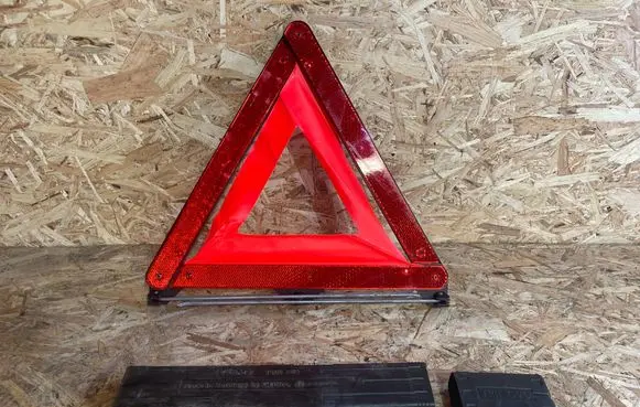 Ford Ranger Emergency warning sign 1109756 27R030001