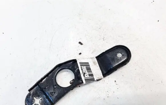 Radiator mount bracket