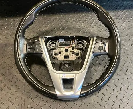 Volvo V40 Steering wheel