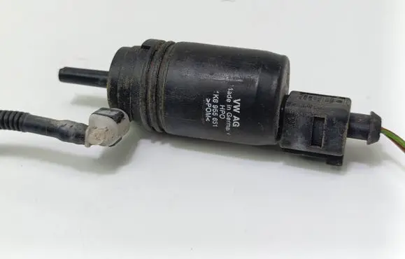 Volkswagen Caddy Windscreen/windshield washer pump 1K6955651