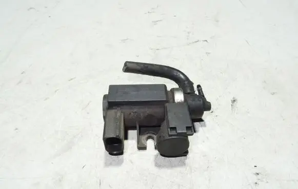 Audi A4 S4 B6 8E 8H Turbo solenoid valve 8E0906628
