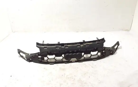 Audi A5 Front grill 8B3807233