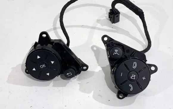 Mercedes-Benz E W212 Steering wheel buttons/switches A2048210051