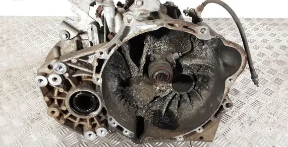 Manual 5 speed gearbox