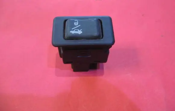 Tailgate opening switch