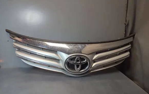 Toyota Avensis T270 Front grill 5310105040 7531205050