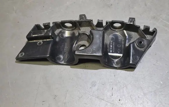 Renault Arkana Front bumper mounting bracket 622231240R