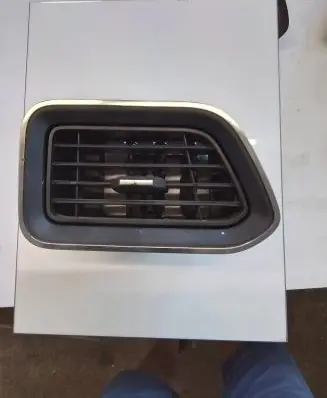 Renault Master III Dashboard air vent grill cover trim 687501519R