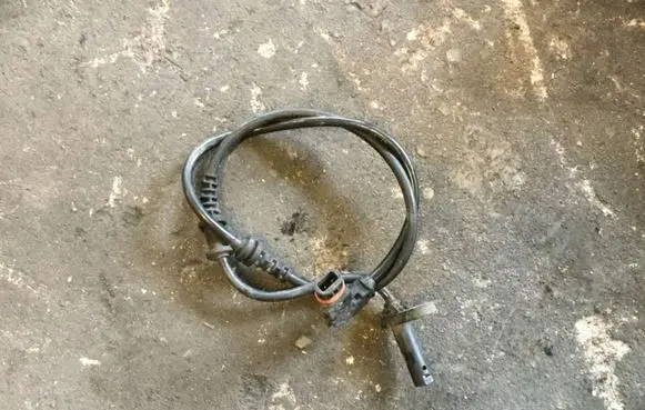 Mercedes-Benz E C207 W207 ABS brake wheel speed sensor 2105407881