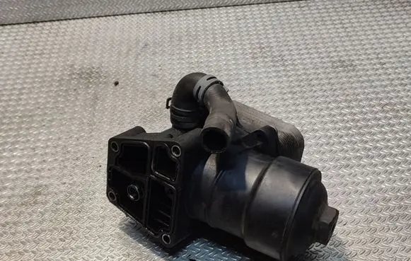 Oil filter mounting bracket