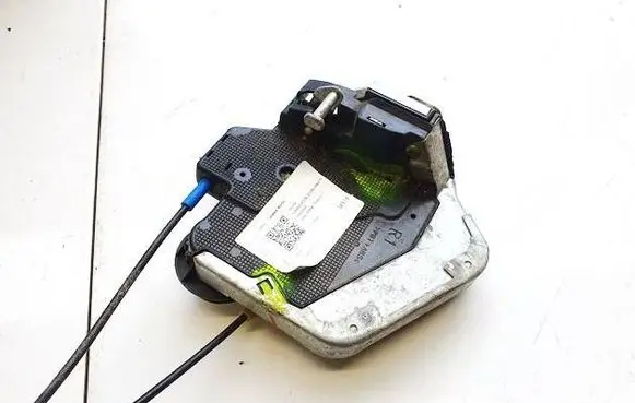 Toyota Corolla E120 E130 Rear door lock 5g3004