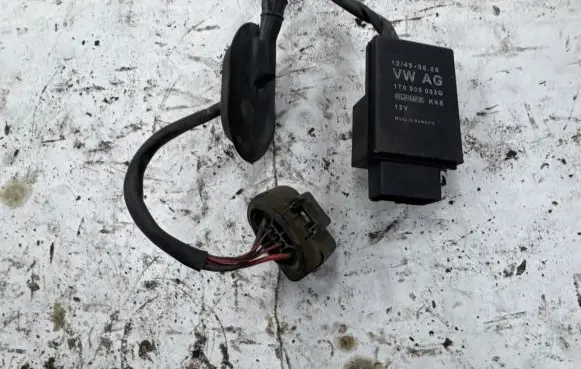 Volkswagen PASSAT CC Sensor 1T0906093G 12490808