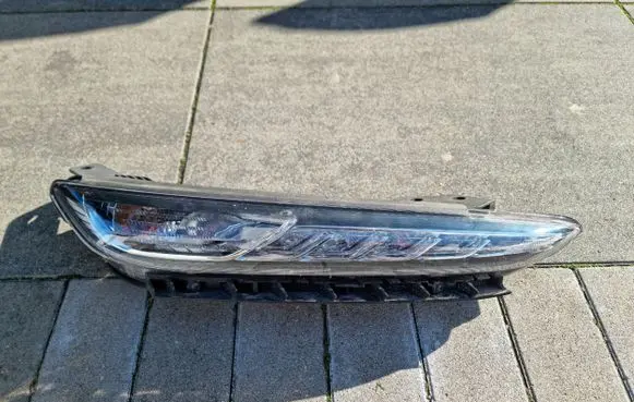 Toyota RAV 4 (XA40) Headlights/headlamps set 