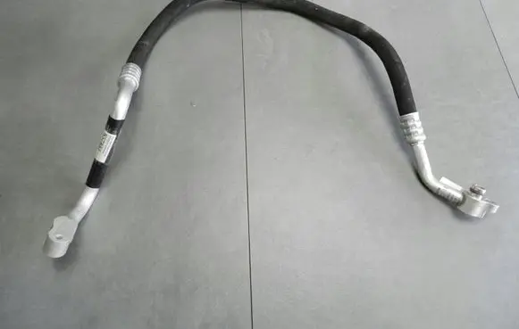 Audi A5 Sportback 8TA Air conditioning (A/C) pipe/hose 8T0260701M