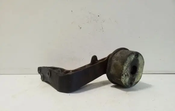 Volkswagen Transporter - Caravelle T4 Engine mount bracket 701199201G