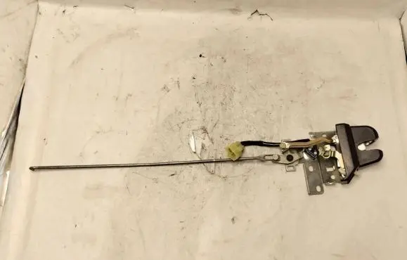 Chrysler Sebring (FJ - JX) Loading door lock 