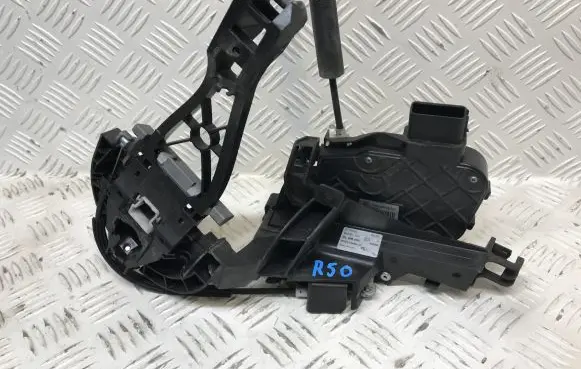 Jaguar XF X250 Rear door lock 8X2324994CE 7H5A26412AC