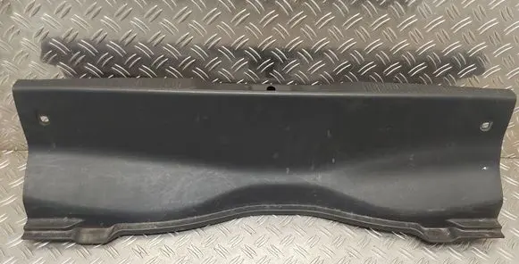 Trunk/boot sill cover protection