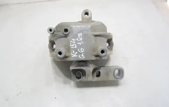 Engine mount bracket