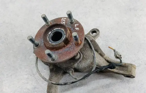 Nissan Qashqai+2 Front wheel hub spindle knuckle 40015-JD040