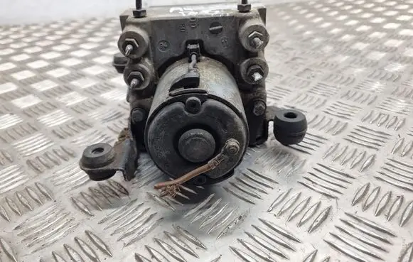 Audi A4 S4 B5 8D ABS Pump 8D0614111