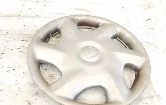 Mazda Premacy R14 wheel hub/cap/trim 