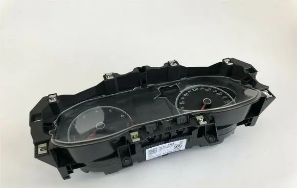 Volkswagen Polo VI Speedometer (instrument cluster) 2G0920740F H2205