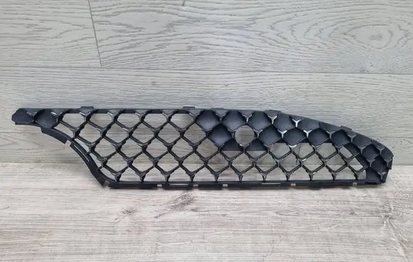 Mercedes-Benz CLA C118 X118 Front bumper lower grill A1188885200 A1188884200