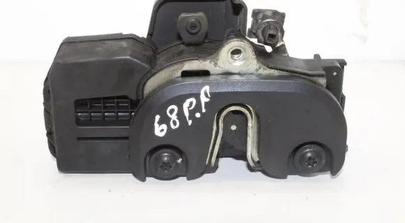 Opel Antara Front door lock
