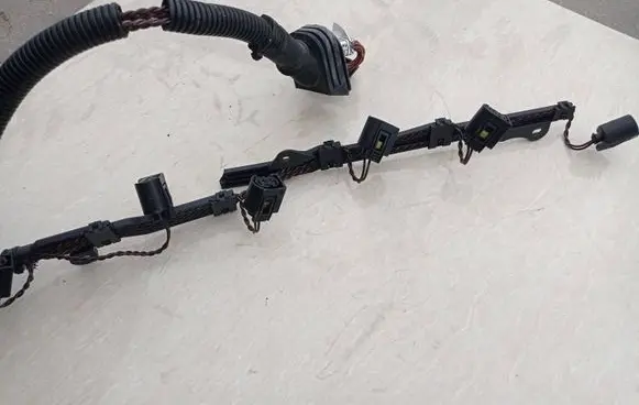 BMW 5 F10 F11 Fuel injector wires 759045905