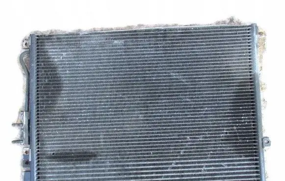 Jeep Grand Cherokee A/C cooling radiator (condenser)