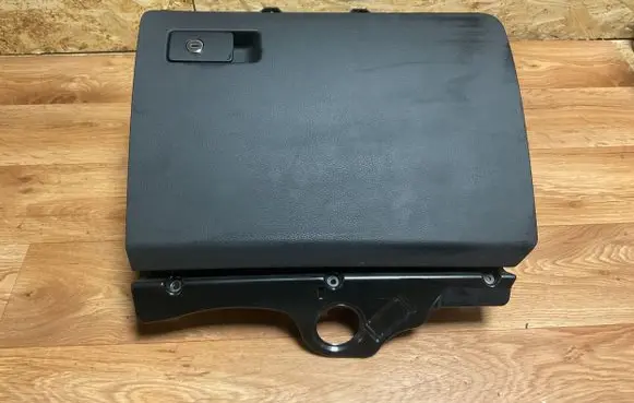 Volkswagen PASSAT B6 Glove box 3C1857114 T0024226 P0108696