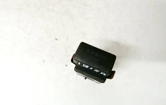 Passenger airbag on/off switch
