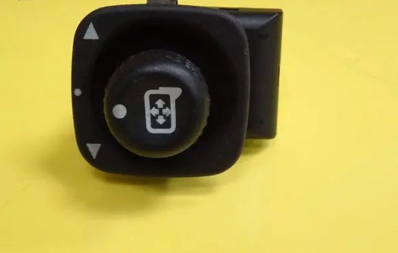 Ford Maverick Wing mirror switch YL8414B003BAW