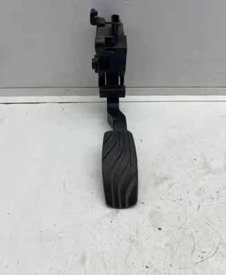 Renault Megane IV Accelerator throttle pedal 180023067R