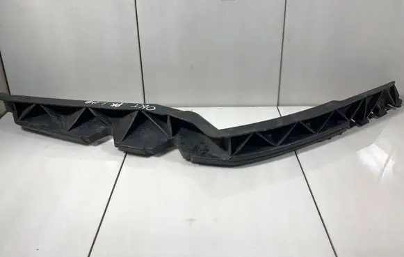 Skoda Octavia Mk2 (1Z) Front bumper mounting bracket 1Z0807184B