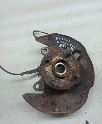 Toyota Corolla E120 E130 Front wheel hub