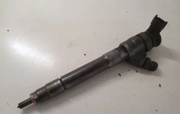 Opel Vivaro Fuel injector 0445110414 H8201055367