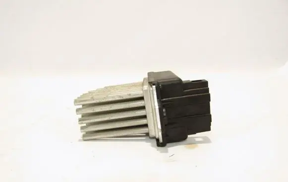 Audi A6 S6 C5 4B Heater blower fan relay 5DS00646702